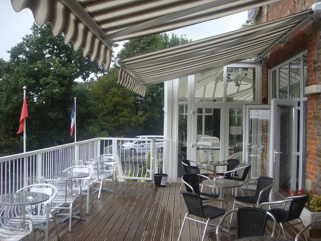 The Diplomat Hotel Restaurant & Spa Λανέλι Εξωτερικό φωτογραφία