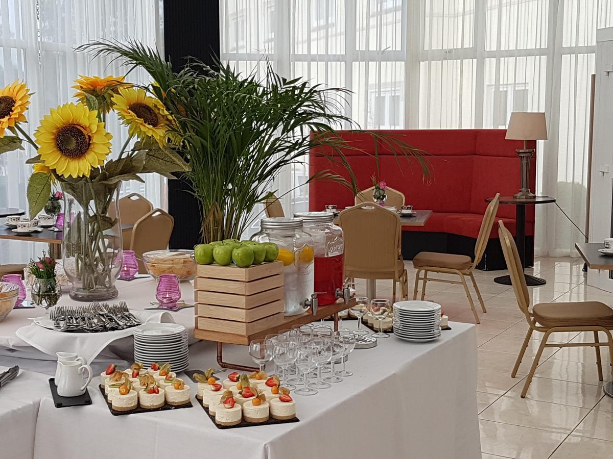 The Diplomat Hotel Restaurant & Spa Λανέλι Εξωτερικό φωτογραφία
